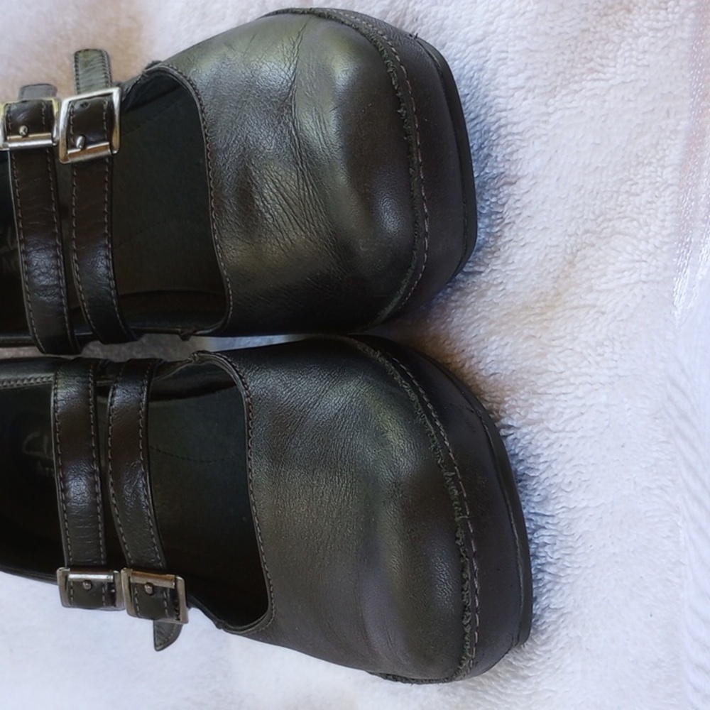 Clarks Artisan Double Strap Mary Jane Heels - Picture 4 of 10